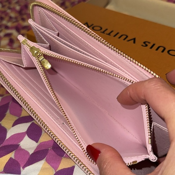 Authentic LOUIS VUITTON Zippy wallet LV by the Pool canvas Pink Yellow - Picture 4 of 16